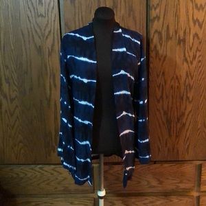 NWT. Lightweight overpiece